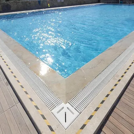 Central House With Shared Pool Near Paradise Bay In Сasa de vacaciones Bodrum